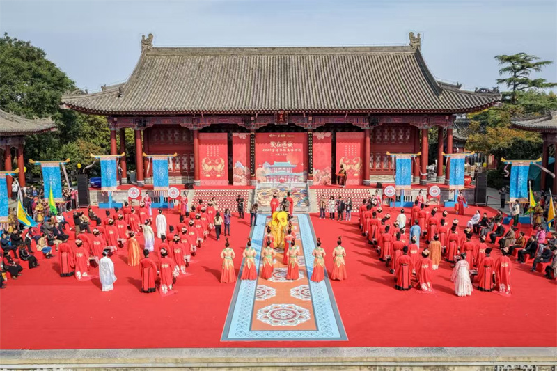 “爱在长安”2025全球华服集体婚礼圆满礼...