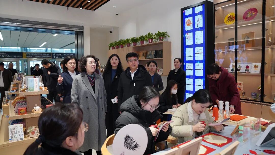 西安T5航站楼再添网红地标！太空舱阅读+非遗体验全...