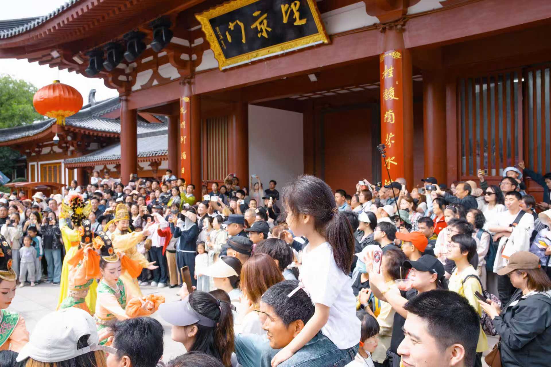 文旅热度爆表！西安跻身“五一”首日出...